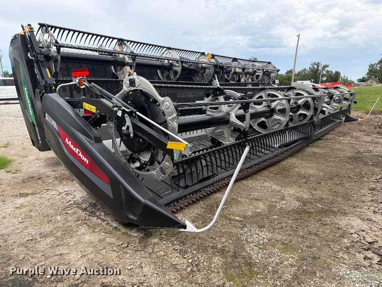 image for item YA4516 2023 MacDon FD235 flex draper head