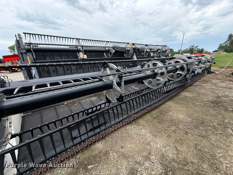 image for item YA4516 2023 MacDon FD235 flex draper head