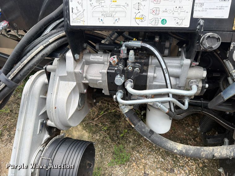 image for item YA4516 2023 MacDon FD235 flex draper head