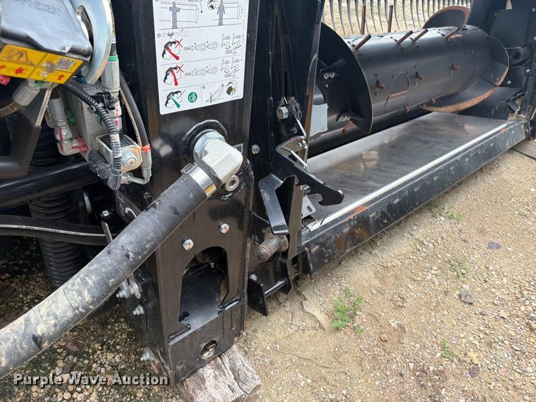 image for item YA4516 2023 MacDon FD235 flex draper head