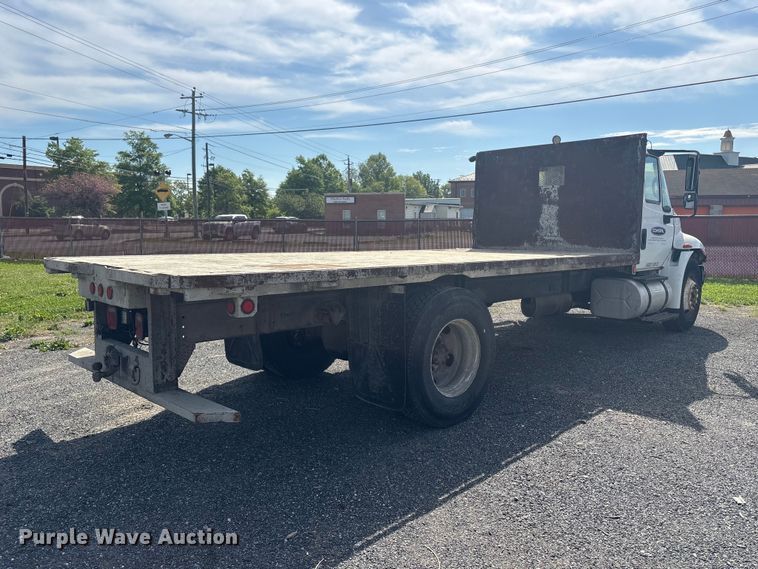 image for item DT2896 2007 International 4300 flatbed truck