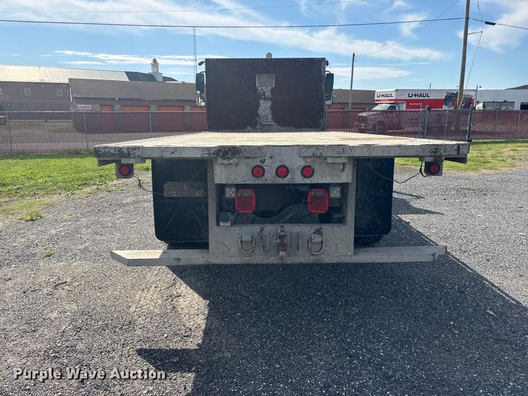 image for item DT2896 2007 International 4300 flatbed truck