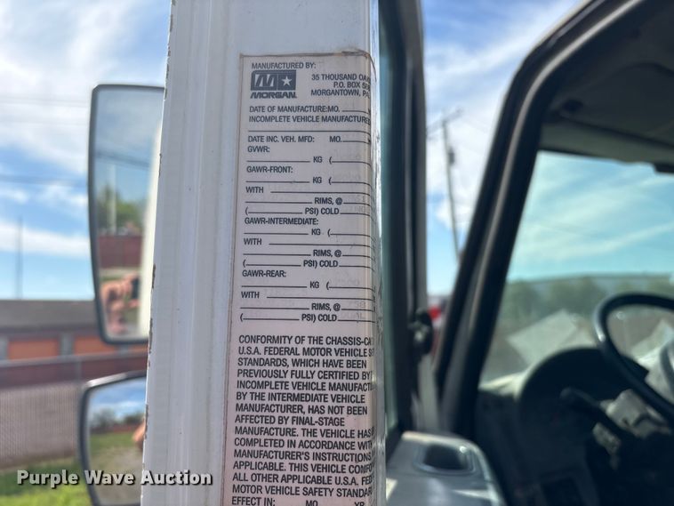 image for item DT2896 2007 International 4300 flatbed truck