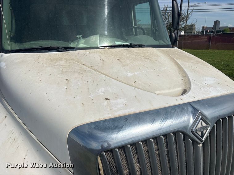 image for item DT2896 2007 International 4300 flatbed truck
