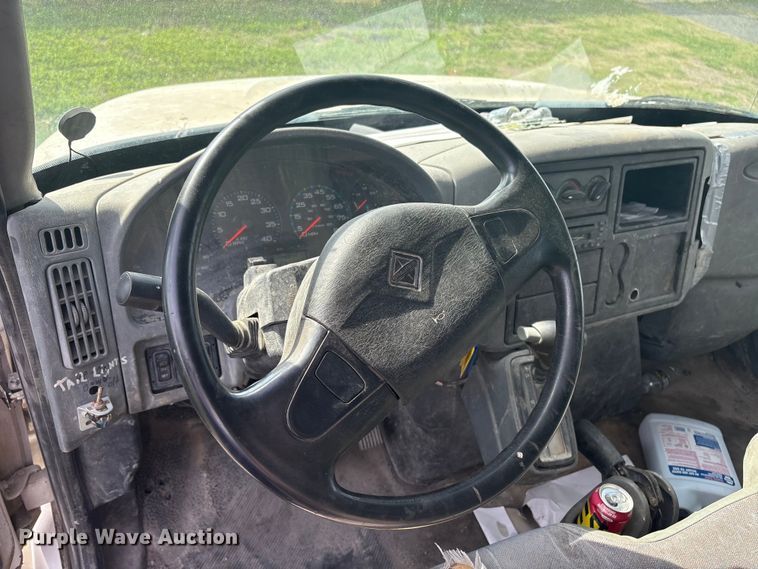 image for item DT2896 2007 International 4300 flatbed truck