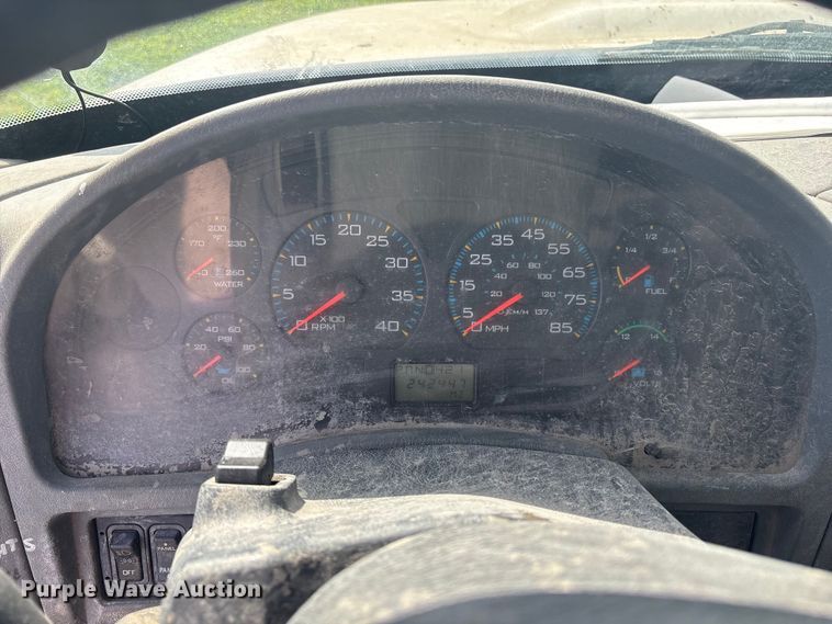 image for item DT2896 2007 International 4300 flatbed truck