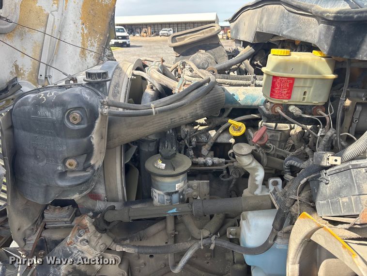 image for item DT2896 2007 International 4300 flatbed truck