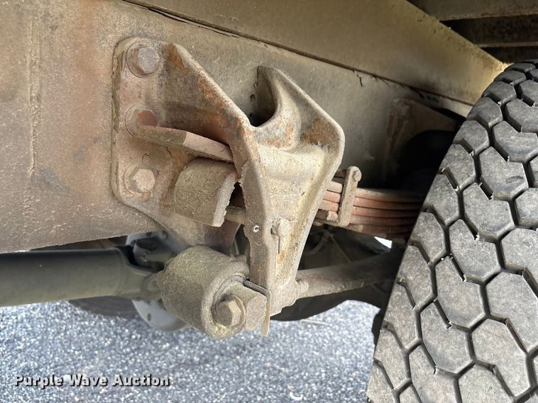 image for item DT2896 2007 International 4300 flatbed truck