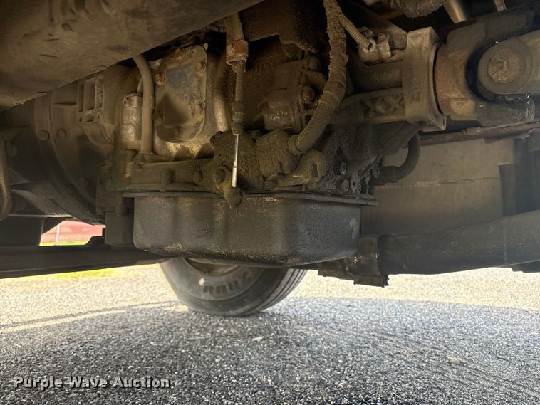 image for item DT2896 2007 International 4300 flatbed truck