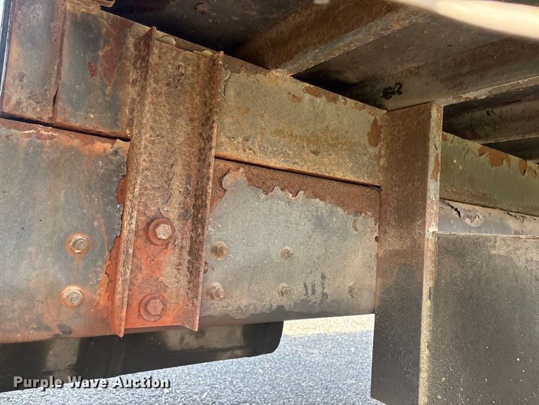 image for item DT2896 2007 International 4300 flatbed truck