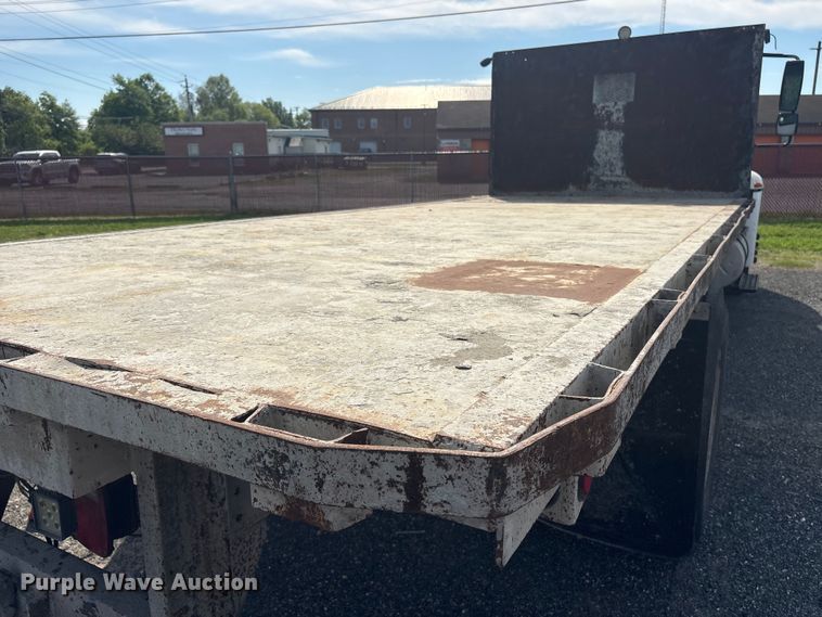image for item DT2896 2007 International 4300 flatbed truck