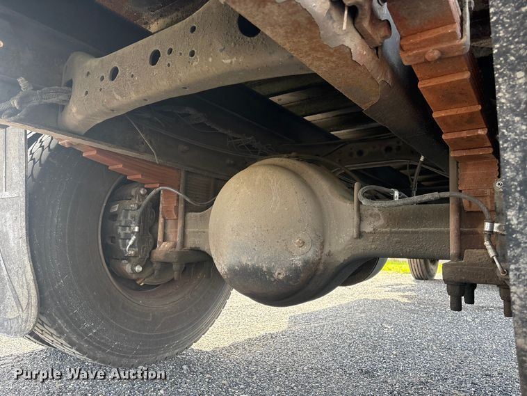 image for item DT2896 2007 International 4300 flatbed truck