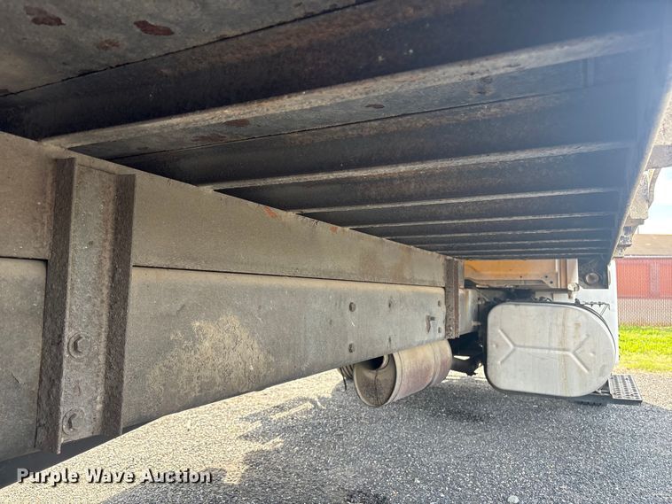 image for item DT2896 2007 International 4300 flatbed truck