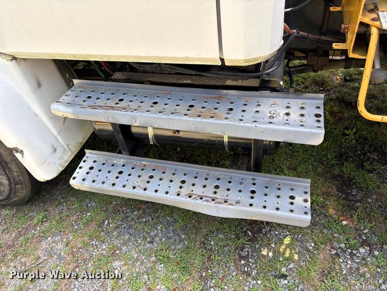 image for item DT2906 2000 Freightliner FL70 crane truck