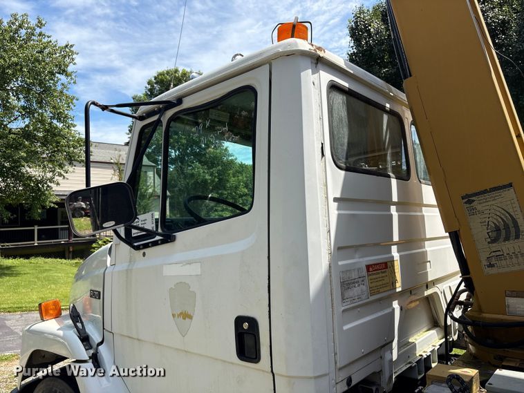 image for item DT2906 2000 Freightliner FL70 crane truck