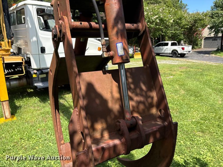 image for item DT2906 2000 Freightliner FL70 crane truck