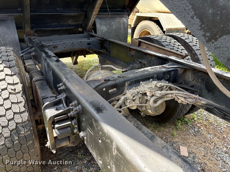 image for item DT2906 2000 Freightliner FL70 crane truck