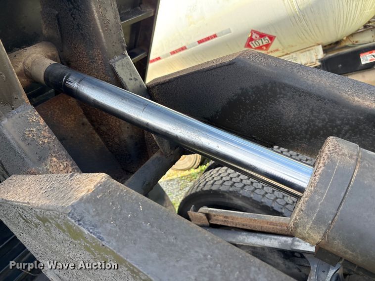 image for item DT2906 2000 Freightliner FL70 crane truck