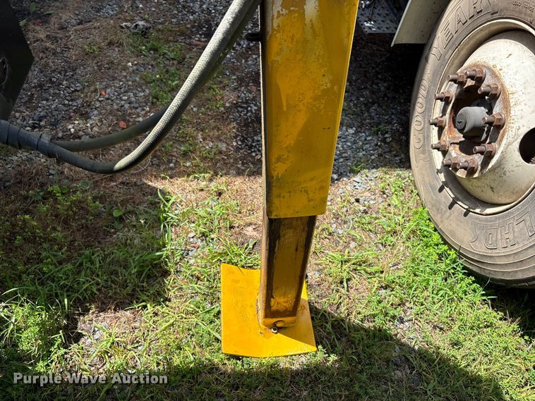image for item DT2906 2000 Freightliner FL70 crane truck