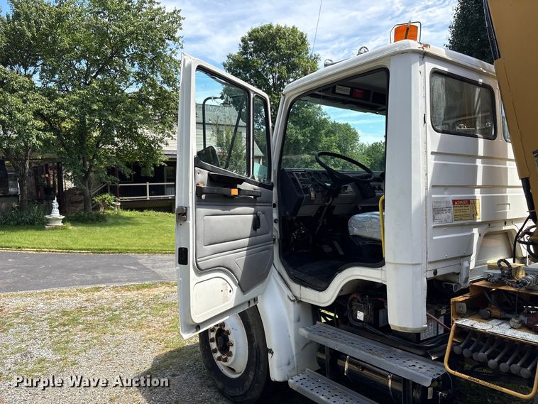 image for item DT2906 2000 Freightliner FL70 crane truck