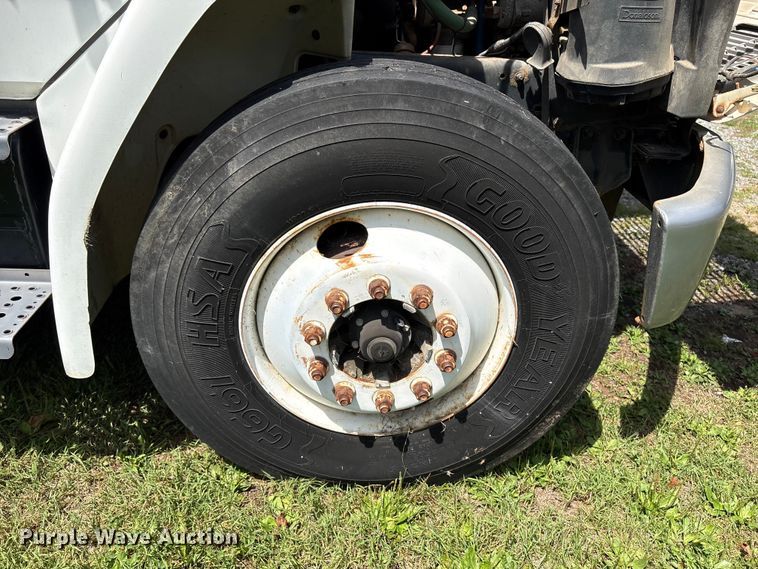 image for item DT2906 2000 Freightliner FL70 crane truck