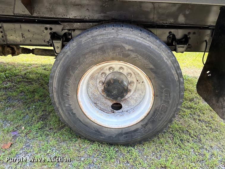 image for item DT2906 2000 Freightliner FL70 crane truck