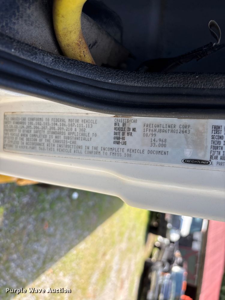 image for item DT2906 2000 Freightliner FL70 crane truck