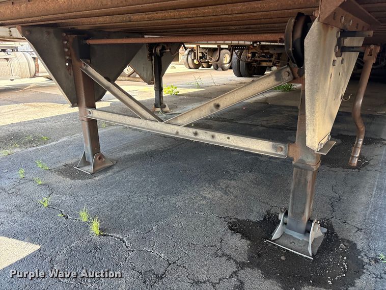 image for item DT2909 2004 Hyundai V2330152AJS dry van trailer