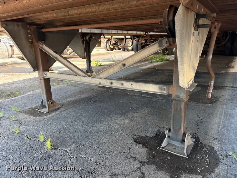 image for item DT2909 2004 Hyundai V2330152AJS dry van trailer