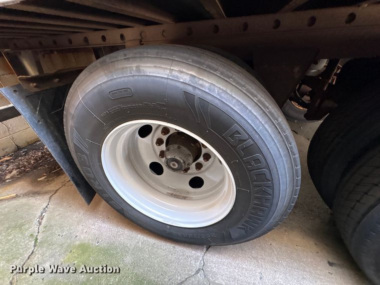 image for item DT2909 2004 Hyundai V2330152AJS dry van trailer