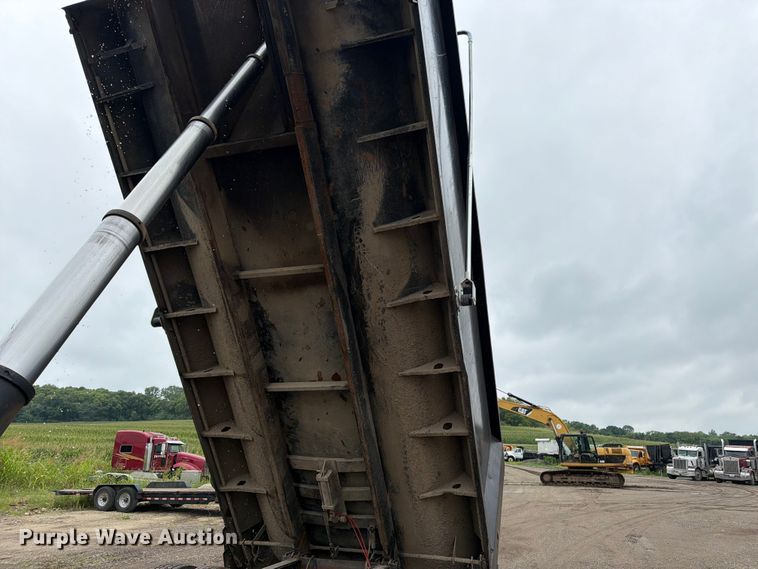 image for item DU3510 2012 Peterbilt 386 dump truck