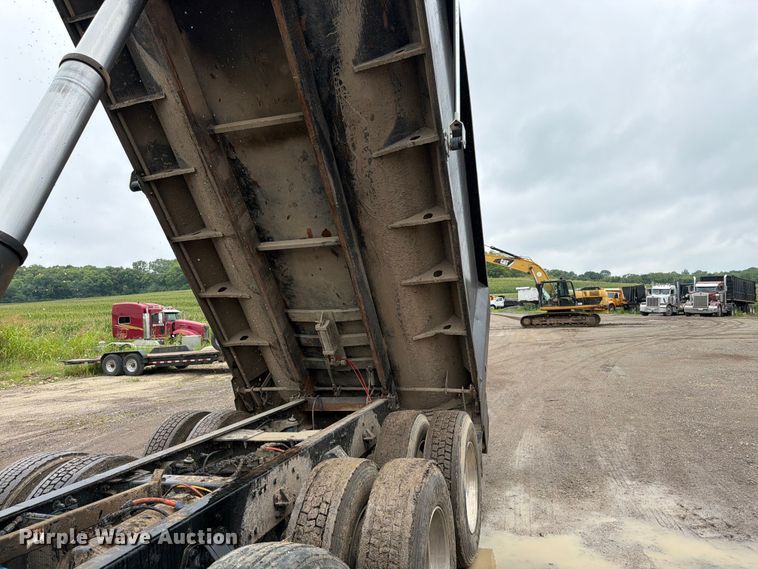 image for item DU3510 2012 Peterbilt 386 dump truck