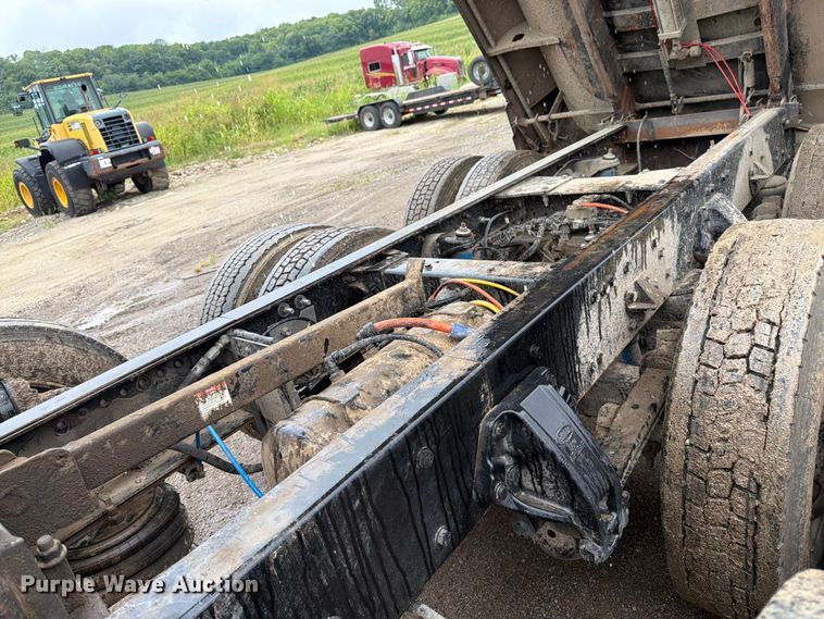 image for item DU3510 2012 Peterbilt 386 dump truck
