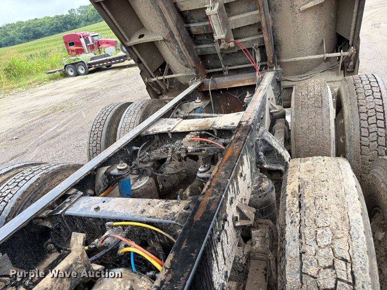 image for item DU3510 2012 Peterbilt 386 dump truck