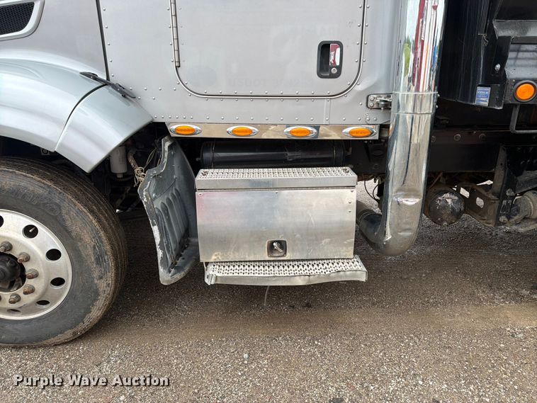image for item DU3510 2012 Peterbilt 386 dump truck