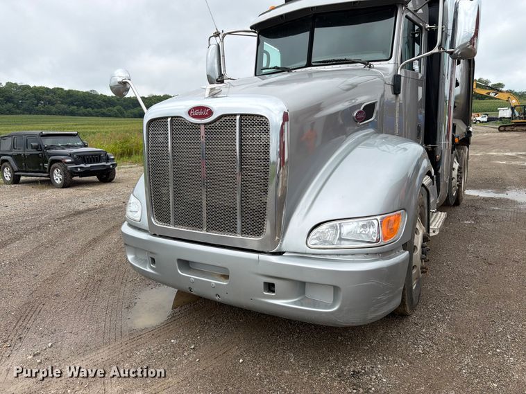 image for item DU3510 2012 Peterbilt 386 dump truck