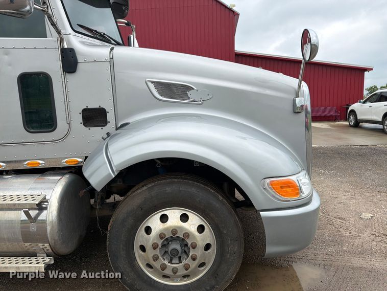 image for item DU3510 2012 Peterbilt 386 dump truck