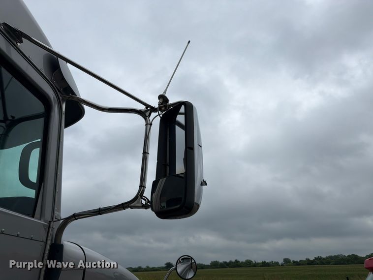 image for item DU3510 2012 Peterbilt 386 dump truck