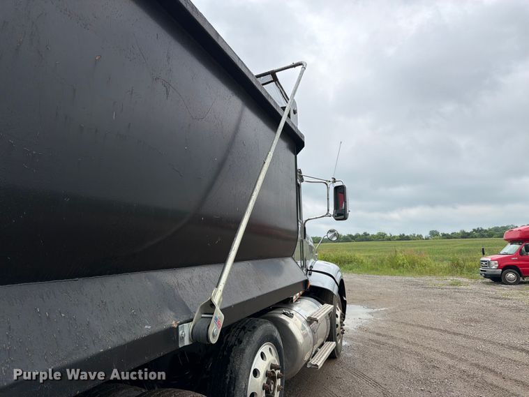 image for item DU3510 2012 Peterbilt 386 dump truck