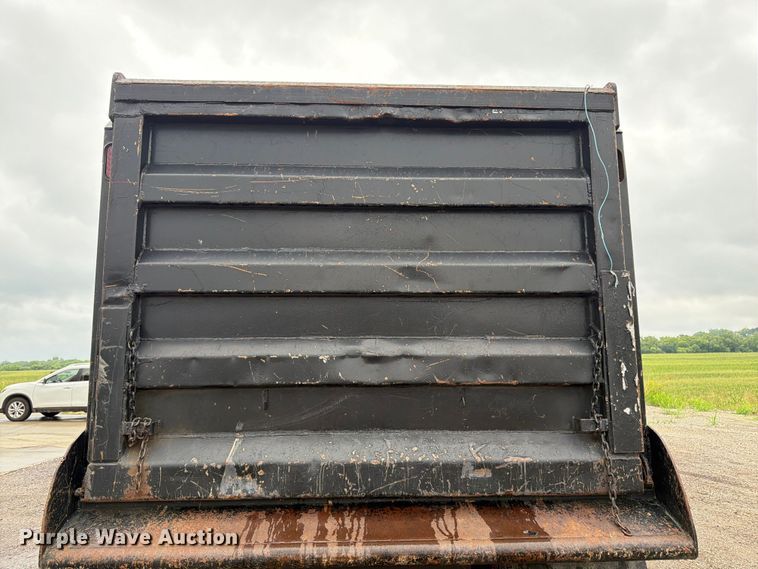 image for item DU3510 2012 Peterbilt 386 dump truck