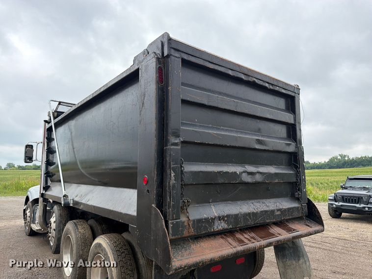 image for item DU3510 2012 Peterbilt 386 dump truck