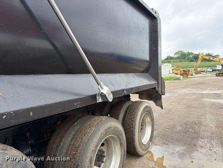 image for item DU3510 2012 Peterbilt 386 dump truck