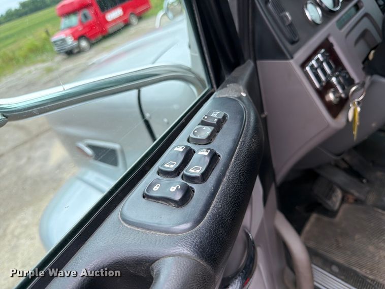 image for item DU3510 2012 Peterbilt 386 dump truck