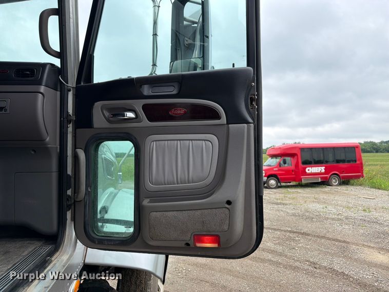 image for item DU3510 2012 Peterbilt 386 dump truck