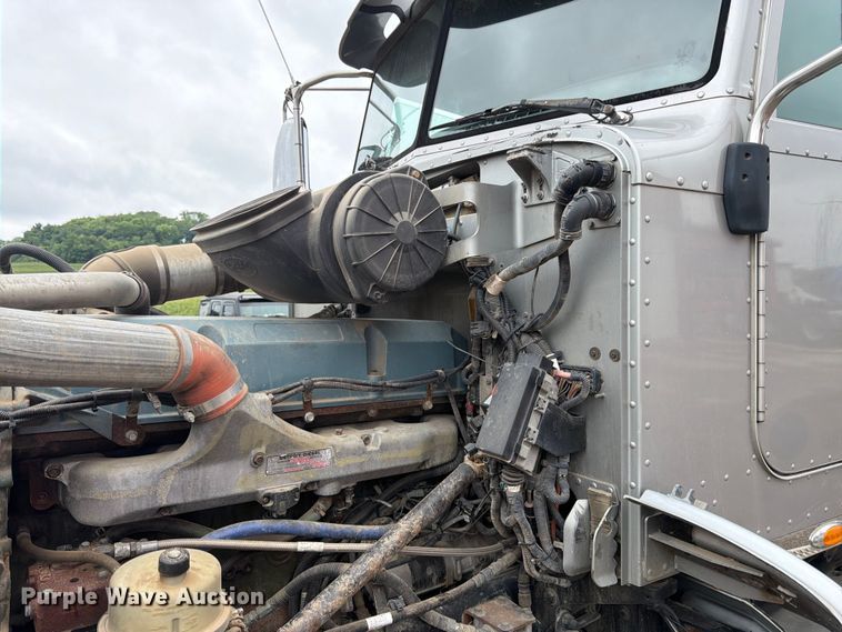 image for item DU3510 2012 Peterbilt 386 dump truck