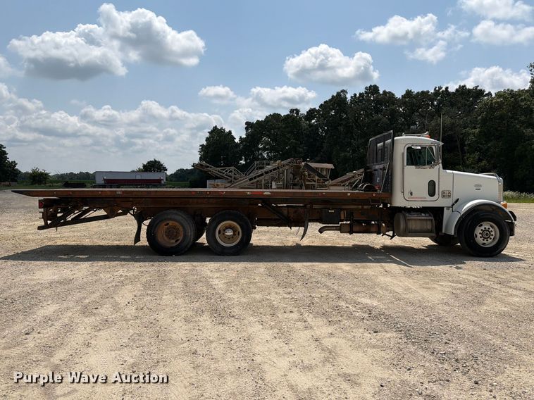 image for item DV2055 1998 Peterbilt 357 rollback truck