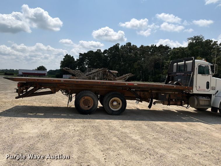 image for item DV2055 1998 Peterbilt 357 rollback truck