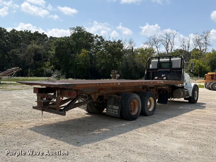 image for item DV2055 1998 Peterbilt 357 rollback truck