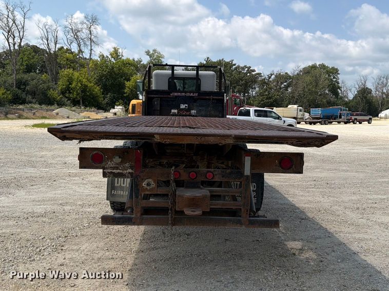 image for item DV2055 1998 Peterbilt 357 rollback truck