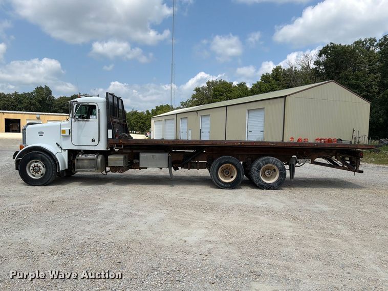 image for item DV2055 1998 Peterbilt 357 rollback truck